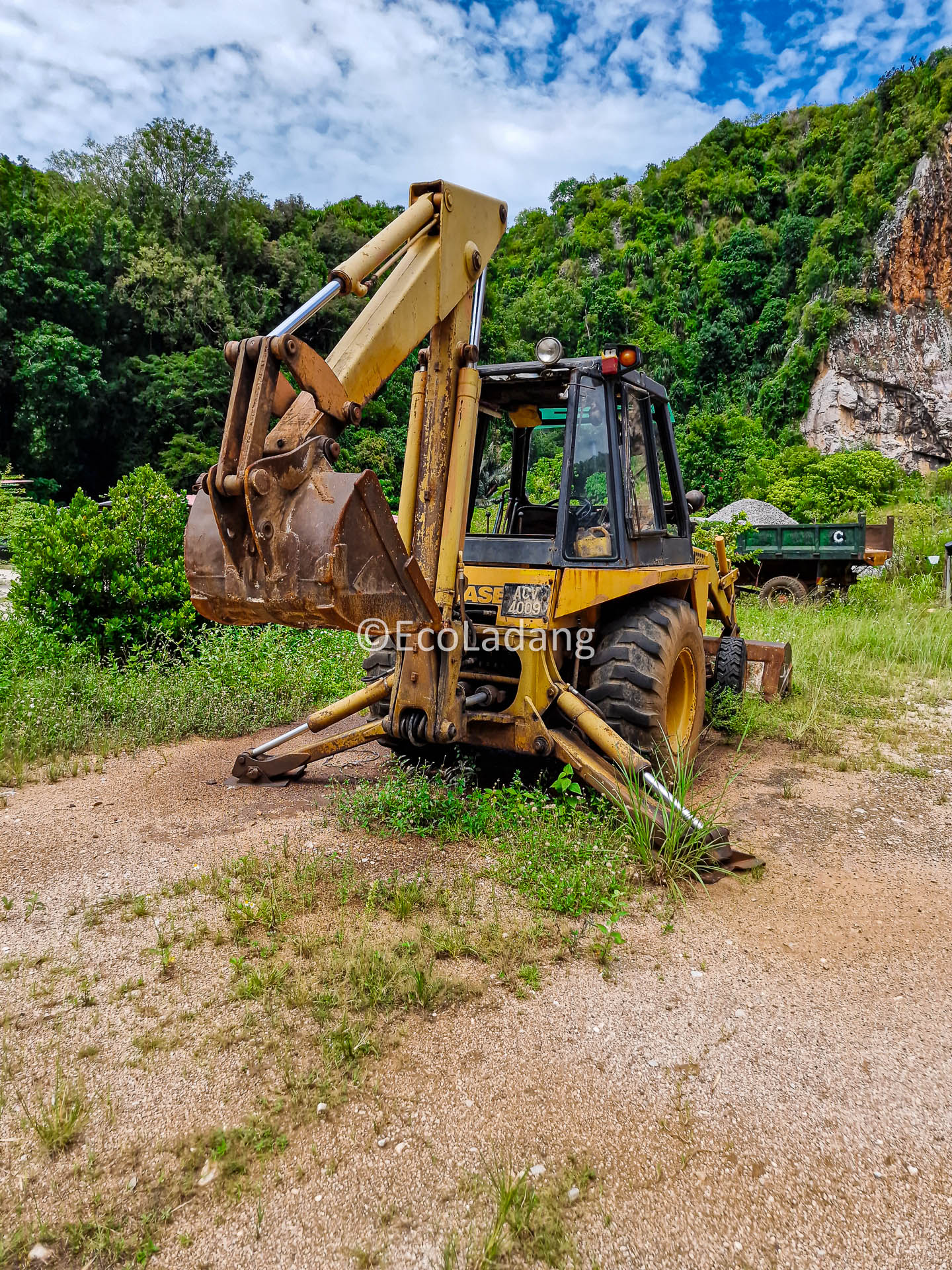 Oct 10 2025 1203 23 - Backhoe -Ecoladang - SM-S908B Oct 10 2025 1203 23 - Backhoe -Ecoladang - SM-S908B